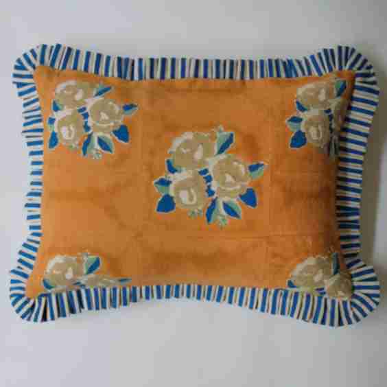 Sara - Hand Block-Printed Linen Pillowcase (Yam) - Ruffle