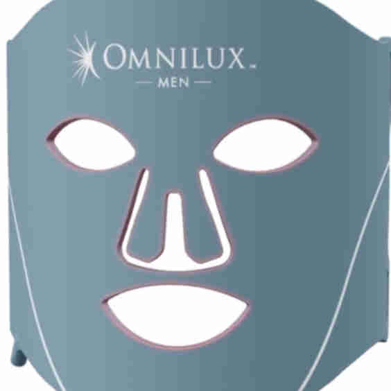 Red LED Light Mask for Anti-Aging on Resilient Skin