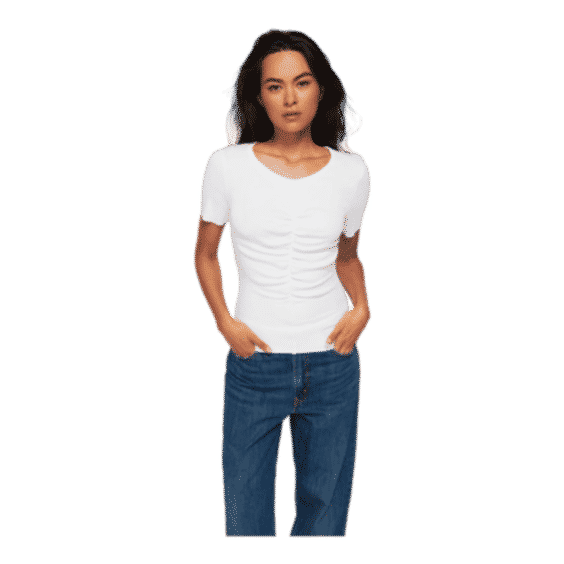 Nevina Tee
