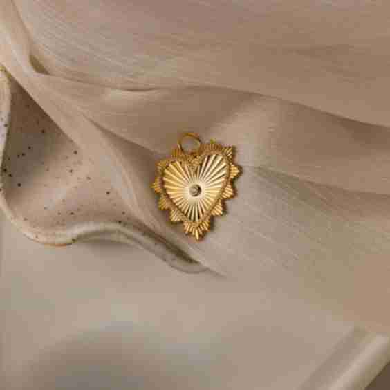 Ribbed Diamond Heart Charm