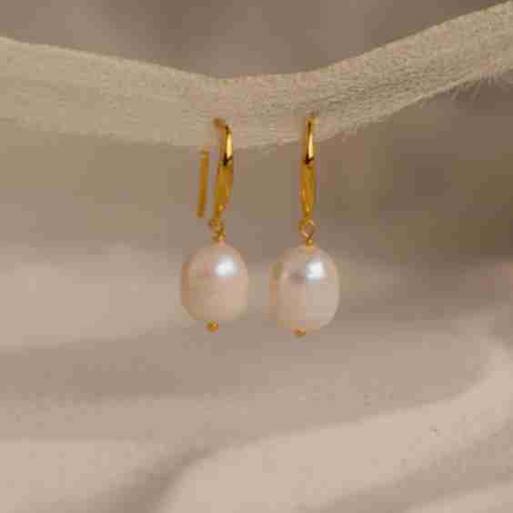 Dangling Pearl Drop Earrings