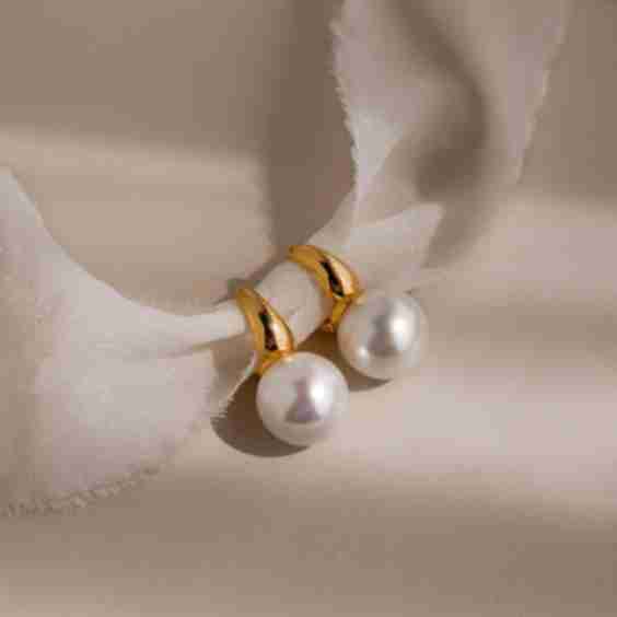 Dome Pearl Huggies