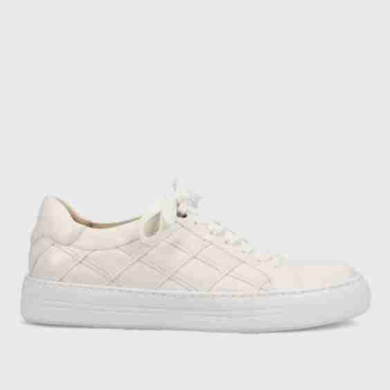 Yashi Sneakers