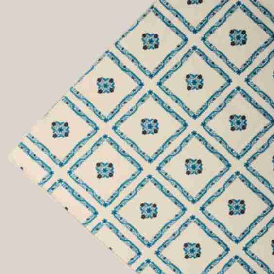 Elza Handkerchief Centerpiece Tablecloth