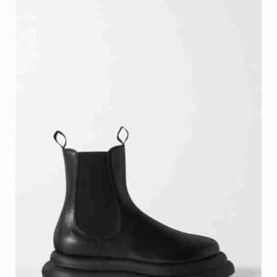 Black Casual Ariana Leather Chelsea Boots