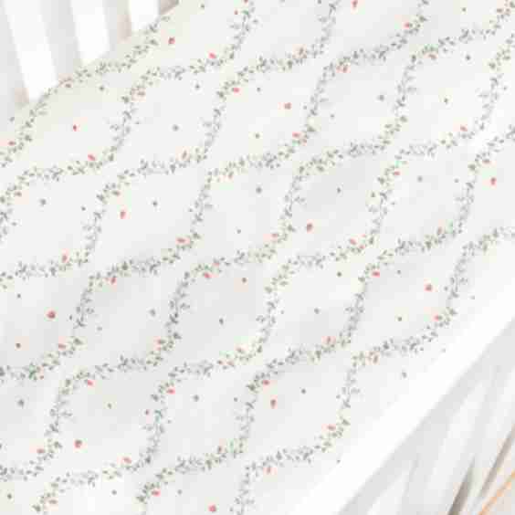 Botanical Berries Crib Sheet