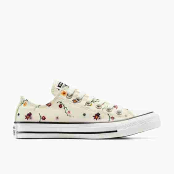 Chuck Taylor All Star Embroidered Florals