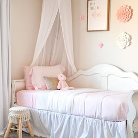 LINENS & HUTCH