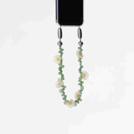 Daisy Gemstone Wristlet