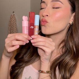 4U2 Cosmetics
