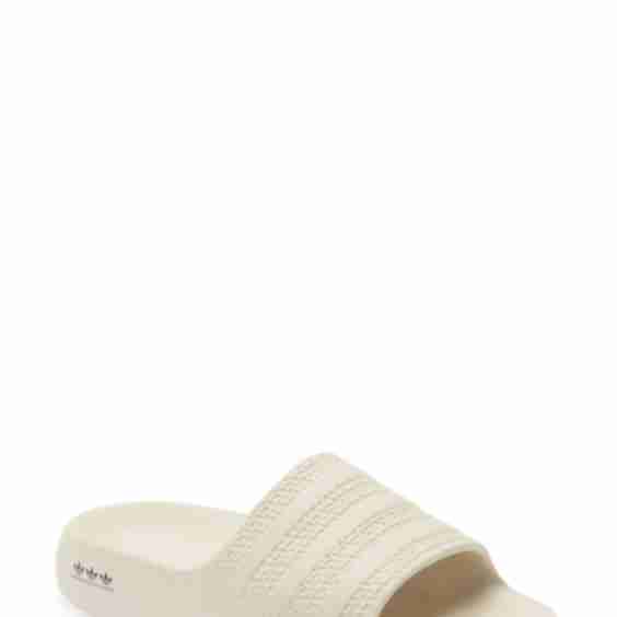 Adilette Ayoon