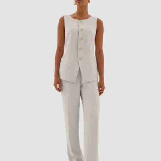 Manel Vest