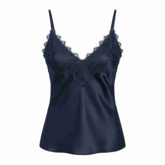 Silk and Sand Reviews