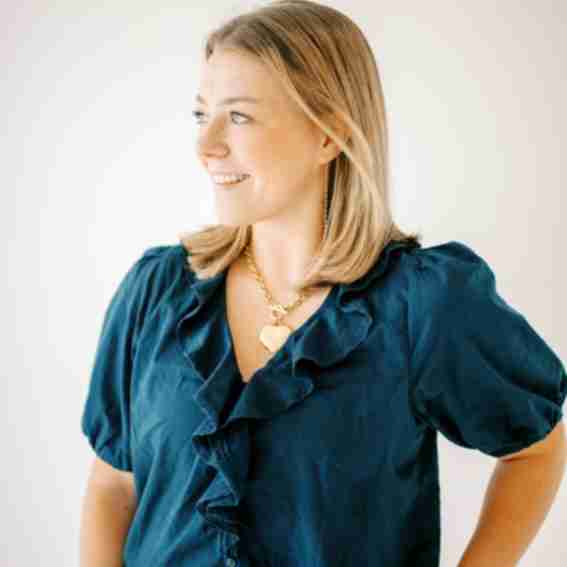 Caroline Bassett Art Reviews