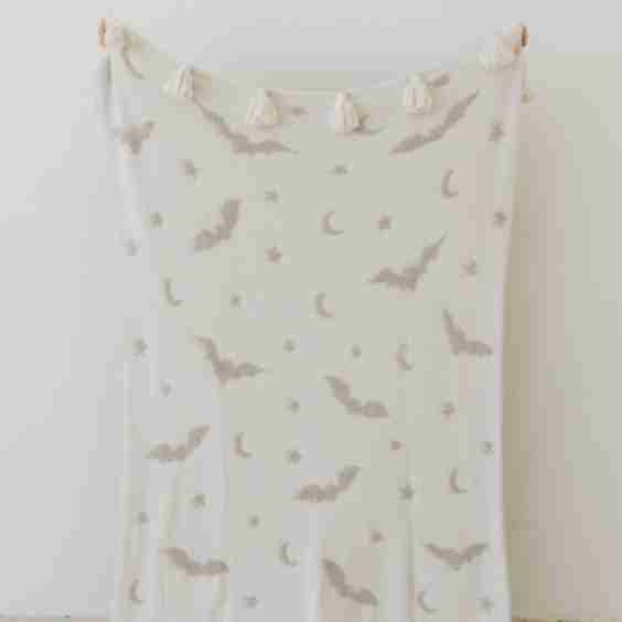 Bat Tassel Blanket 50*78