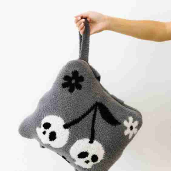 Skelly Backpack Wristlet Quillow 50x60
