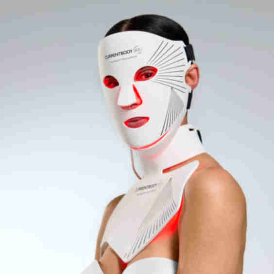 Complete Kit For The Next Generation Of Face And Neck Products