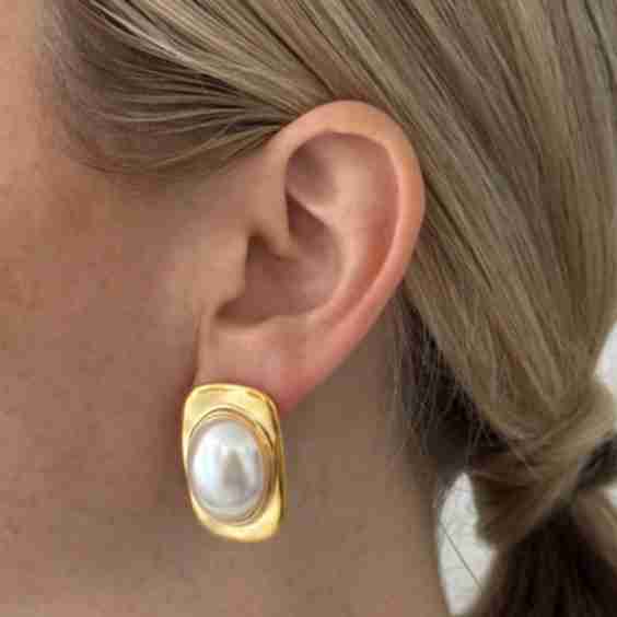 Alexandra Pearl Studs