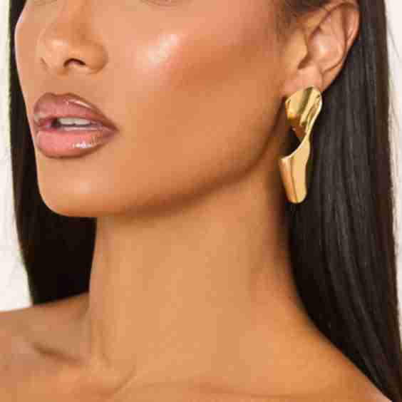 Oversized Curved Stud Earring