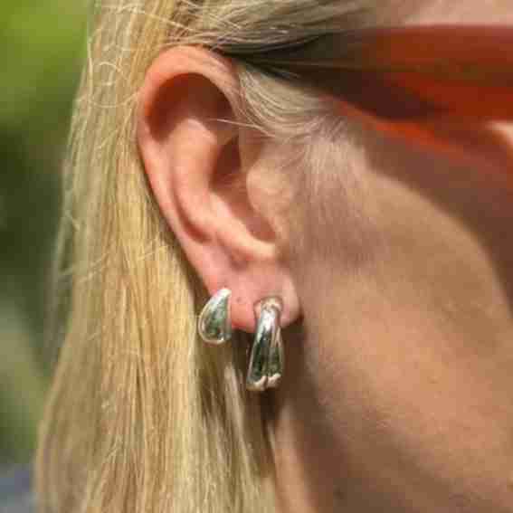 Hugg Earrings Reviews