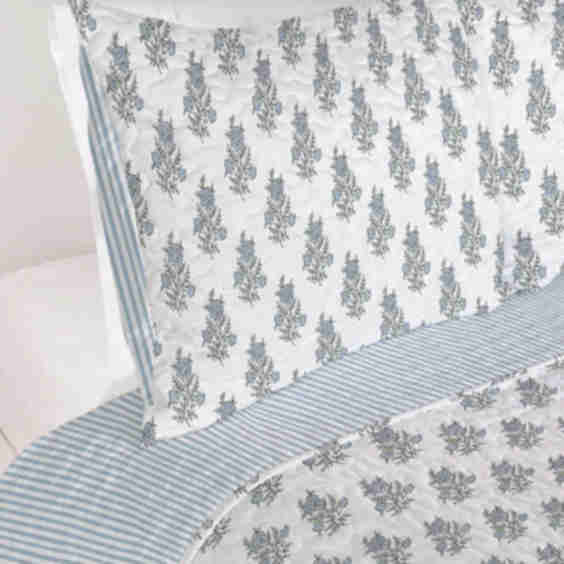Magnolia Quilt in Light Blue