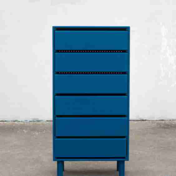 The 100% dresser