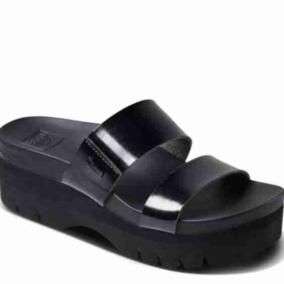 Cushion Vista Higher Platform Sandal