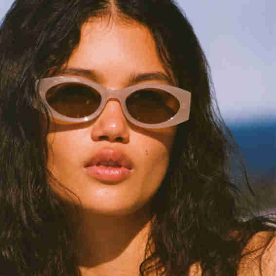 Le Specs Reviews