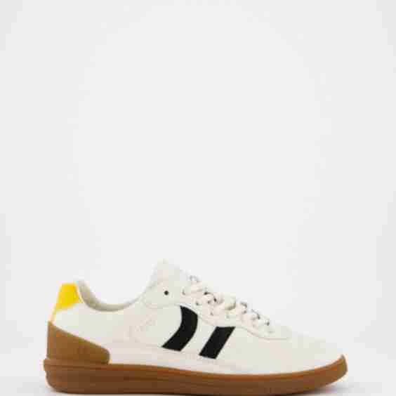Becks Sneakers