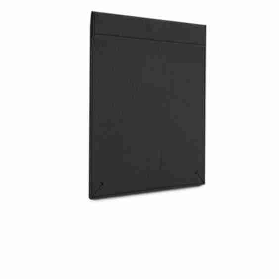 Riley Passport Pouch