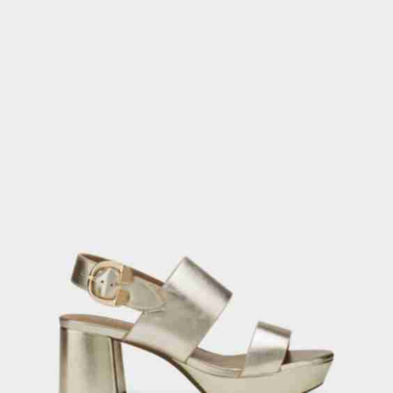 wide width sandals