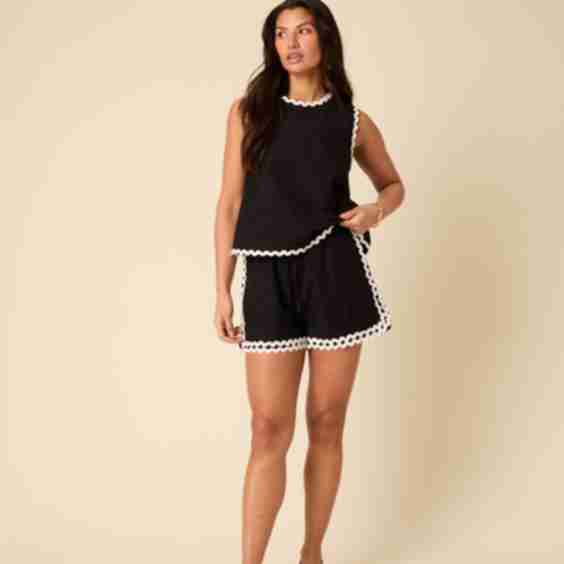 Contrast Trim Shorts