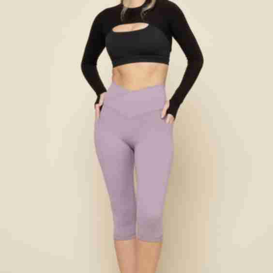 Crisscross Hourglass Capri