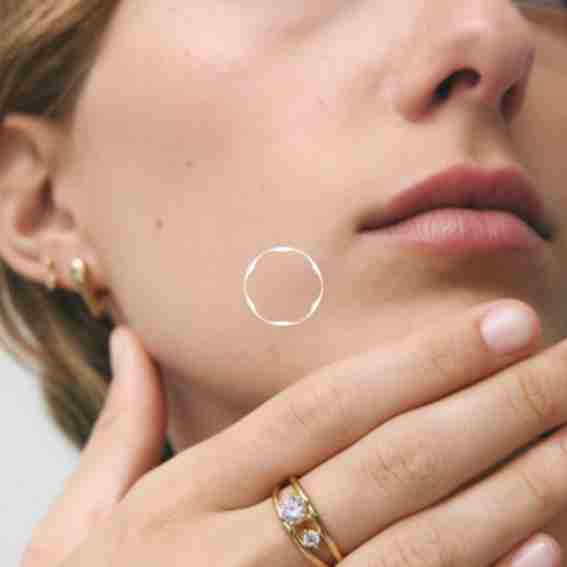 By Lia Reviews