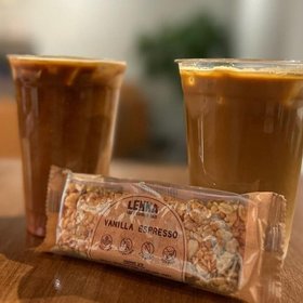 Lenka Bar