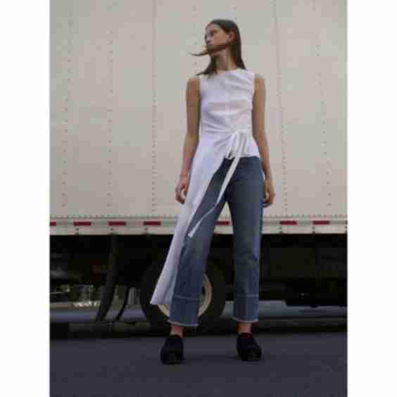 Sleeveless Split Apron T-Shirt