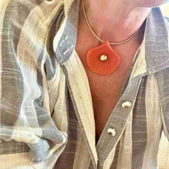 Seashell Pendant On Flex Wire Necklace