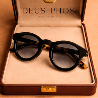 Deus Phos