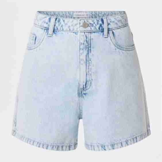  A Line Short Light Wash