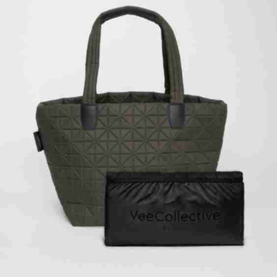 Vee Tote Medium Baby Bundle