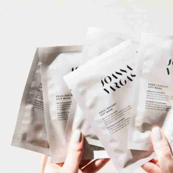 Joanna Vargas Reviews