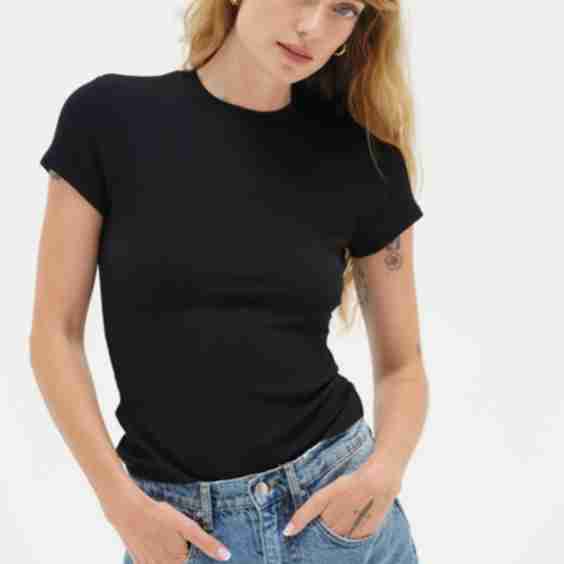 Fitted Ribbed Crew Tee Black