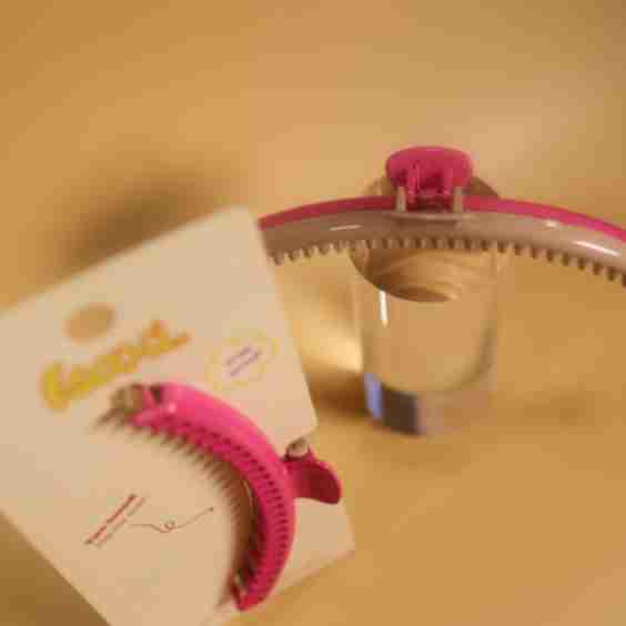 Two-Toned Shiny Original Hold Everything Claw 