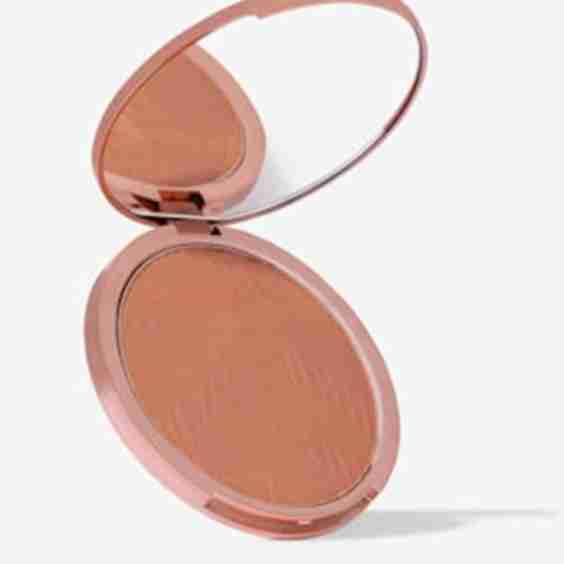 Maura Higgins Bronzing Powder