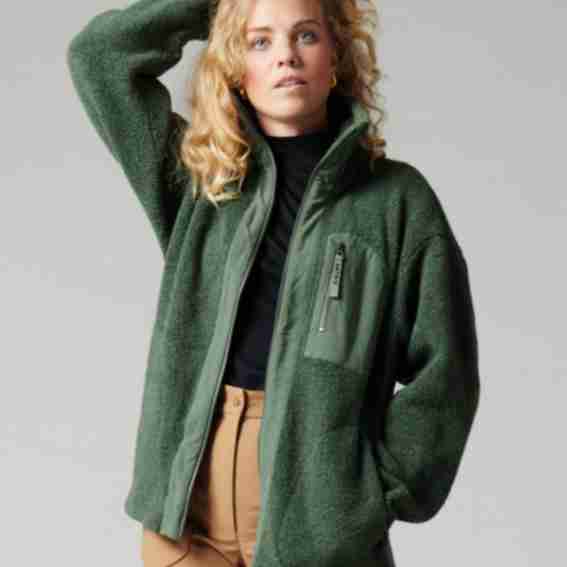 Astrid Wild Reviews