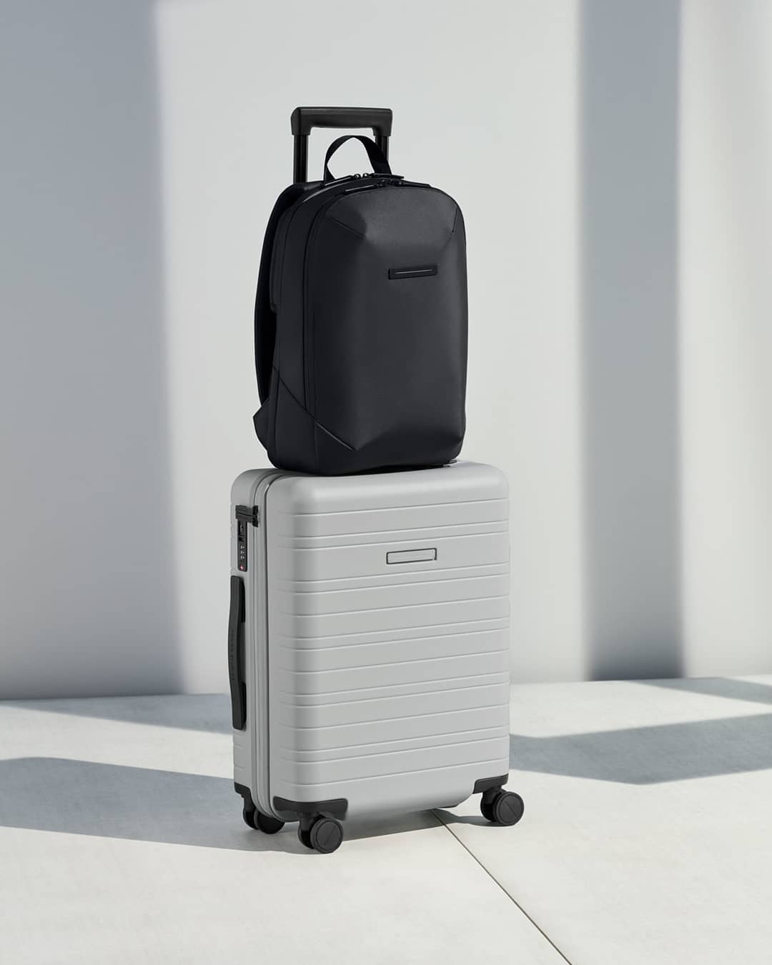 Horizon studios luggage online