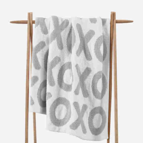 Xoxo Throw