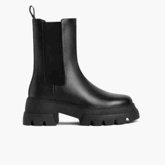 Reign Boot