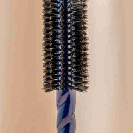 N.05 The Round Volume & Style Brush Blueberry Blue