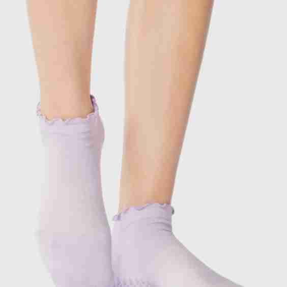Ruffle Full Foot Grip Socks